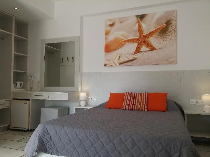 Double or Twin STANDARD Room, Brothers Hotel, Santorini