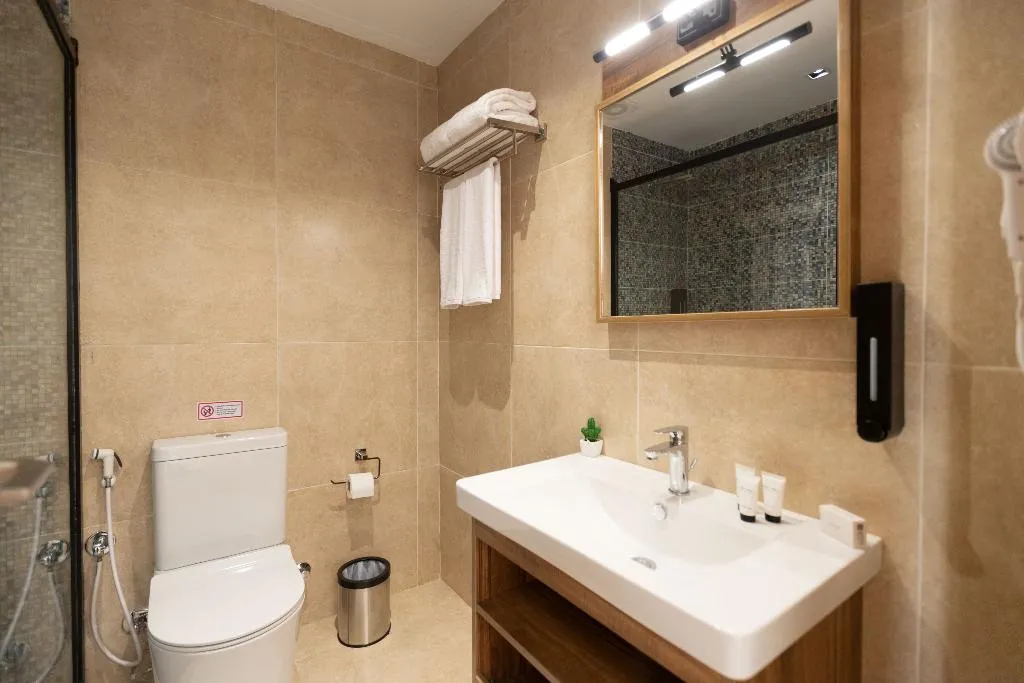SUITE QUEEN SIZE BED Room, Mazar Pyramids Hotel, Cairo