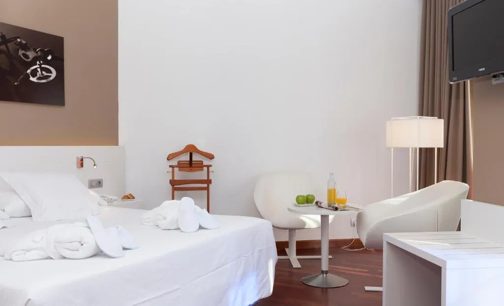 JUNIOR SUITE STANDARD Room, URH Ciutat de Mataró, Barcelona