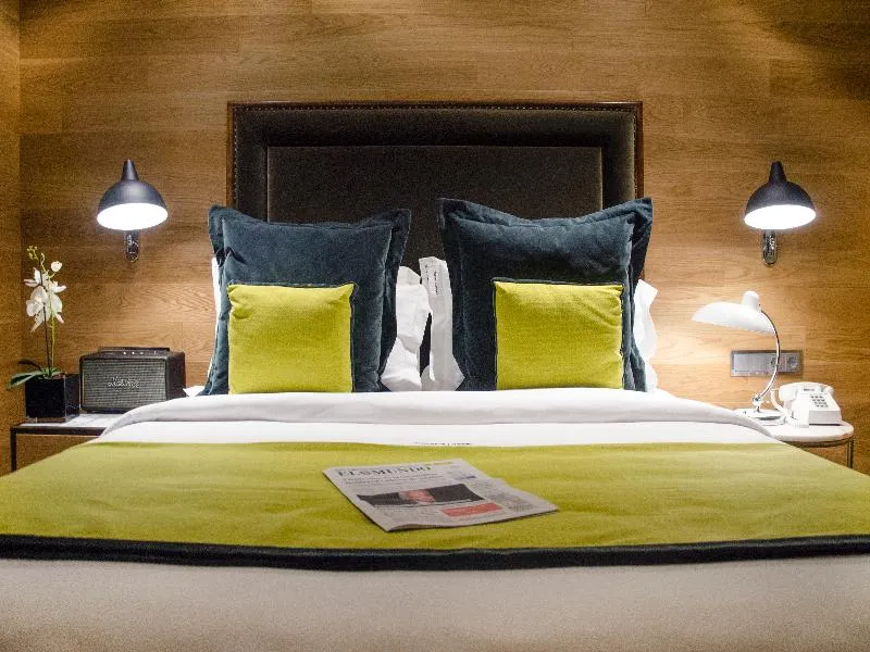 DOUBLE WITH VIEWS Room, Browns Central Hotel, Lisbon