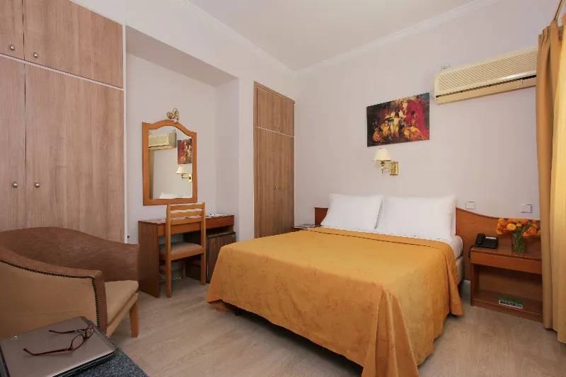 Room, Pan, Athens