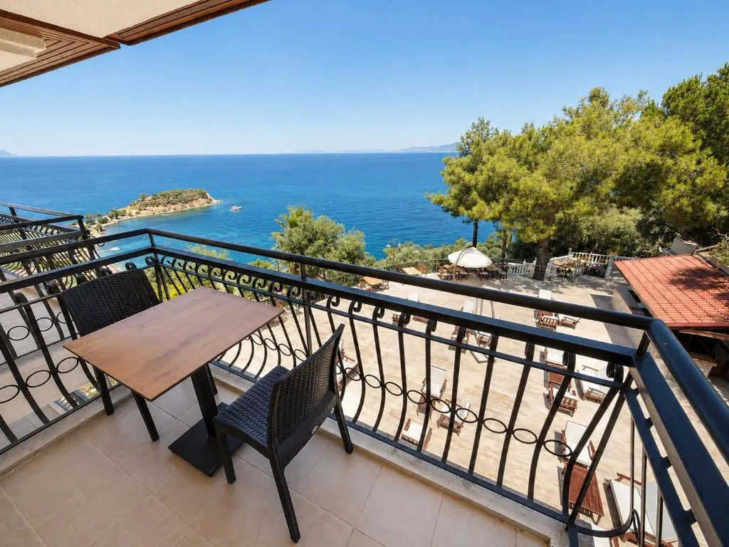 FAMILY ROOM DELUXE SEA VIEW Room, Altamare By Luna Collection, Izmir