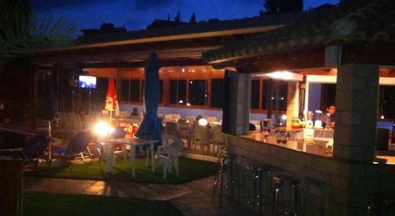Restaurant, Irene Apartments and Studios, Agios Gordios, Corfu