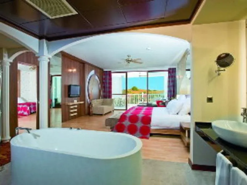 DOUBLE SINGLE USE LAND VIEW Room, Defne Kumul Suites, Antalya