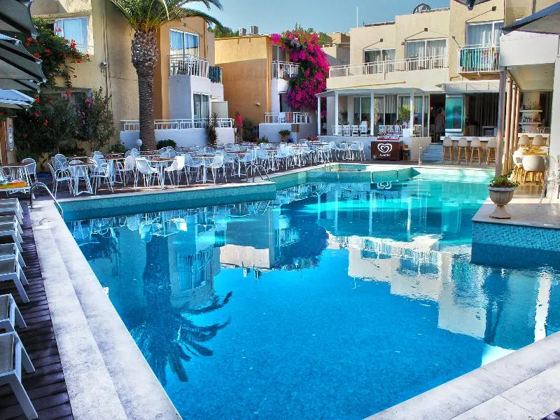 Pool, Nefeli, Corfu