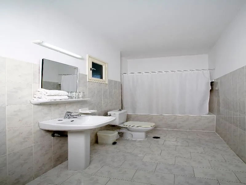 Room, Bintzan Inn, Corfu