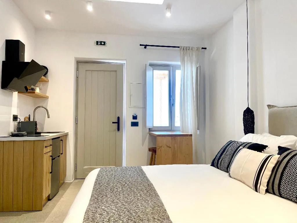 SUITE SUPERIOR WITH BALCONY Room, Mykonos Dot Suites, Mykonos