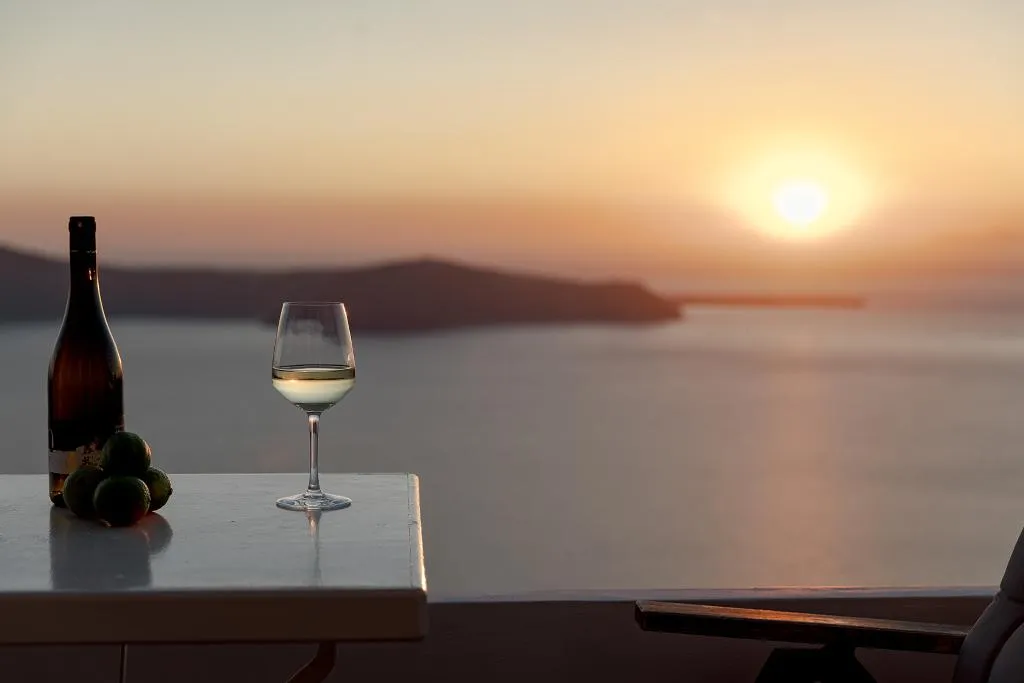 SUITE WITH JACUZZI Room, Afroessa Hotel, Santorini
