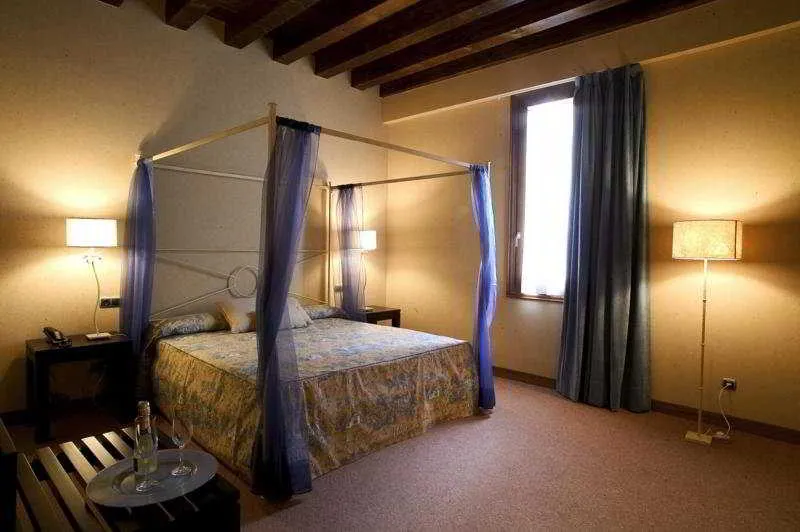 Room, Palacio San Facundo, Madrid