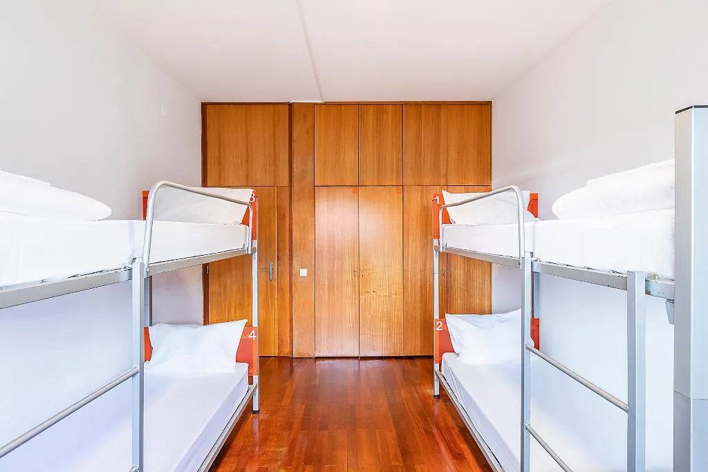 Bed in dormitory CAPACITY 4 Room, HI Porto - Youth Hostel, Porto