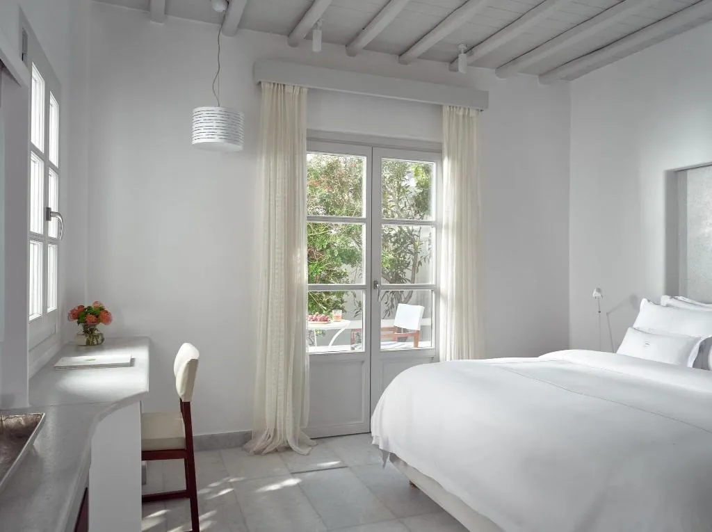 JUNIOR SUITE WITH VIEWS Room, Belvedere hotel, Mykonos