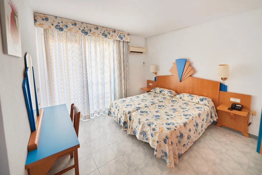 Double or Twin STANDARD Room, Checkin Blanes, Costa Brava