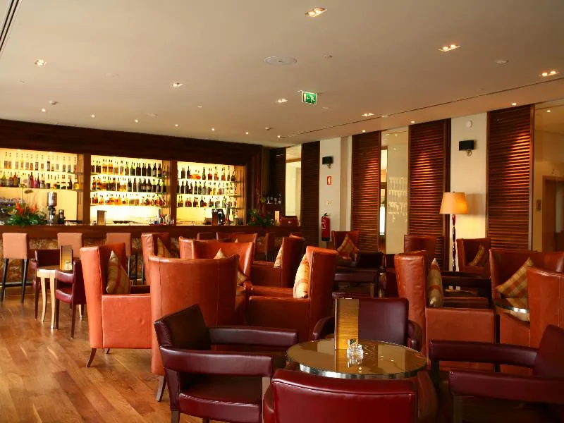 Bar, As Cascatas Golf Resort and Spa Vilamoura, Algarve