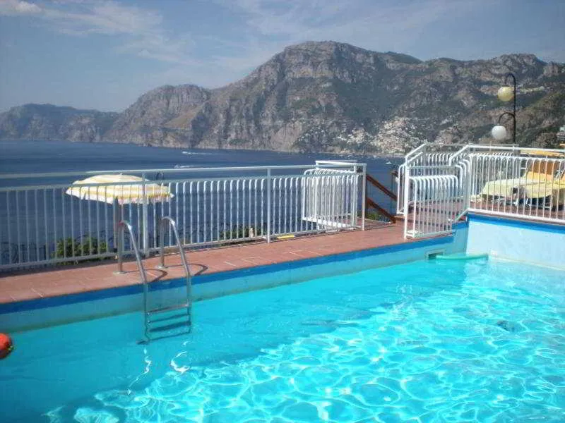 Pool, Tramonto D'oro, Naples