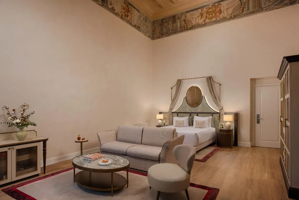 JUNIOR SUITE WITH VIEWS Room, Porta Rossa Hotel Firenze Colbert Collection, Florence