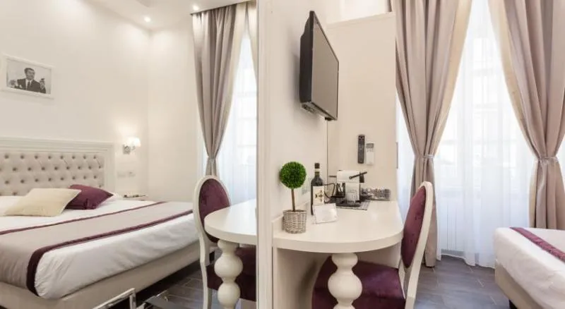 QUADRUPLE STANDARD Room, Relais Monti, Rome