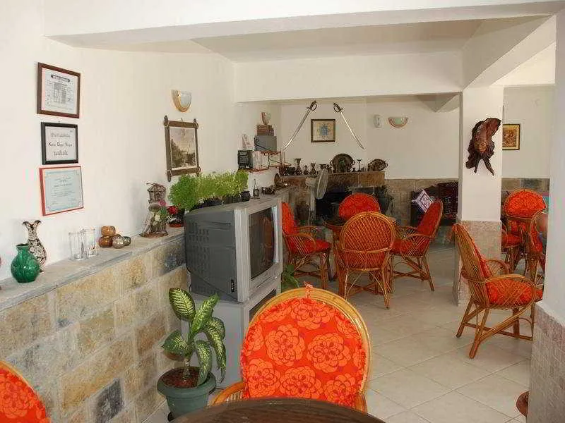 Bar, Cemuhan, Bodrum