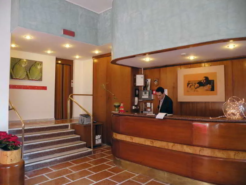 Lobby, Virgilio, Milan