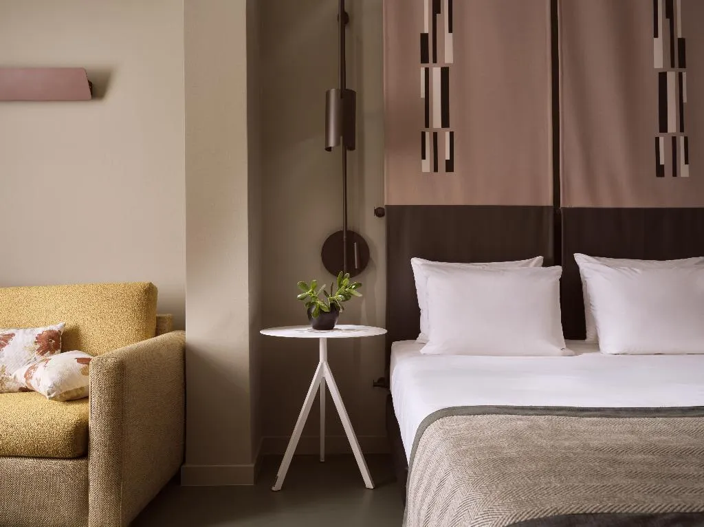 Room, City, Halkidiki