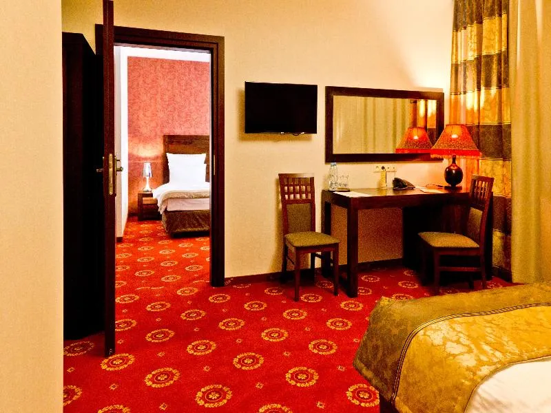 Room, Columbus, Krakow