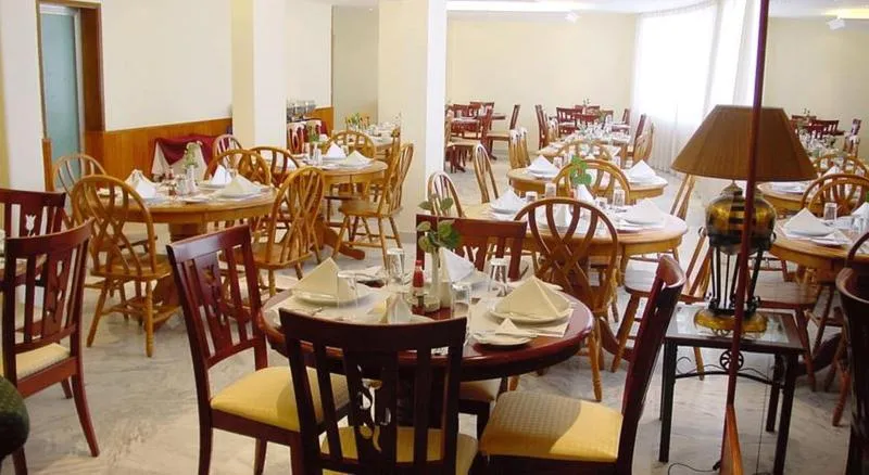 Restaurant, Al Jawhara Metro Hotel, Dubai