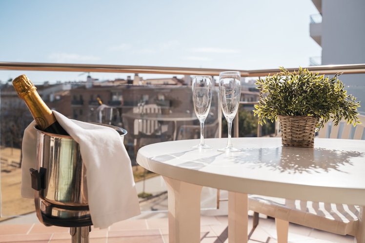 Beatrix 2000 - Caliu Apartments, Costa Brava