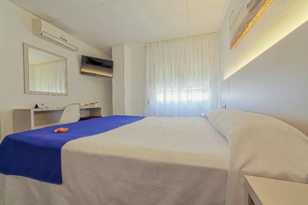 Double or Twin STANDARD Room, La Perla, Costa Almeria