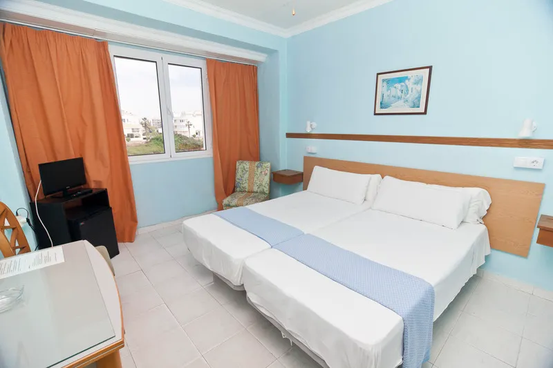 Room, Cala Bona - Mar Blava, Menorca