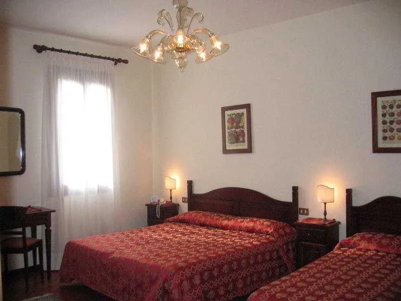 Room, Tivoli, Venice