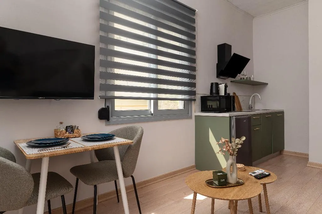APARTMENT WITH BALCONY Room, Phalerus Suites, Athens