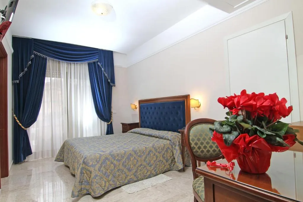 Double or Twin STANDARD Room, Mondial Park Hotel, Rome