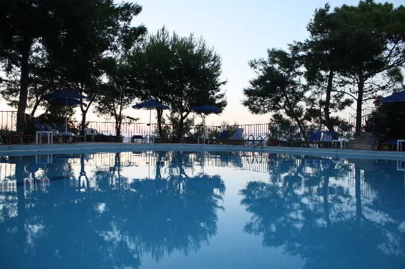 Pool, Celia, Zante
