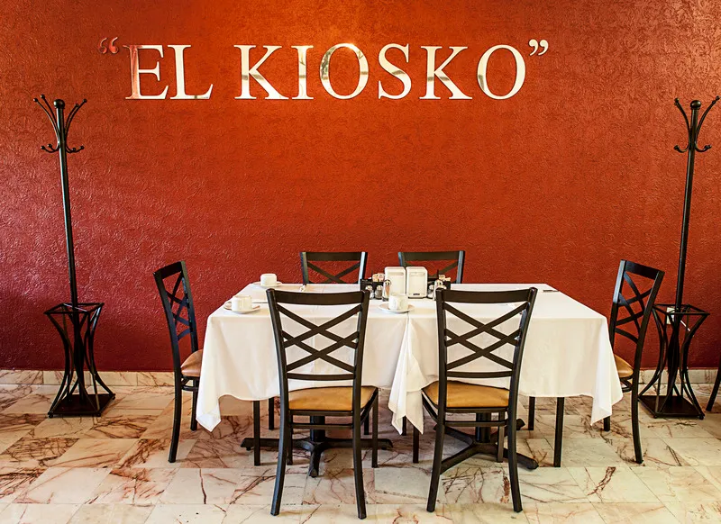 Restaurant, Del Paseo, Cancun Area