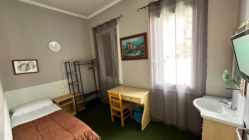 SINGLE WITH SHARED BATHROOM Room, Nuova Locanda Belvedere, Venice