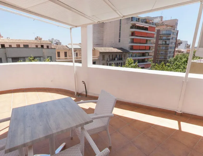 Room, Amic Colon, Majorca