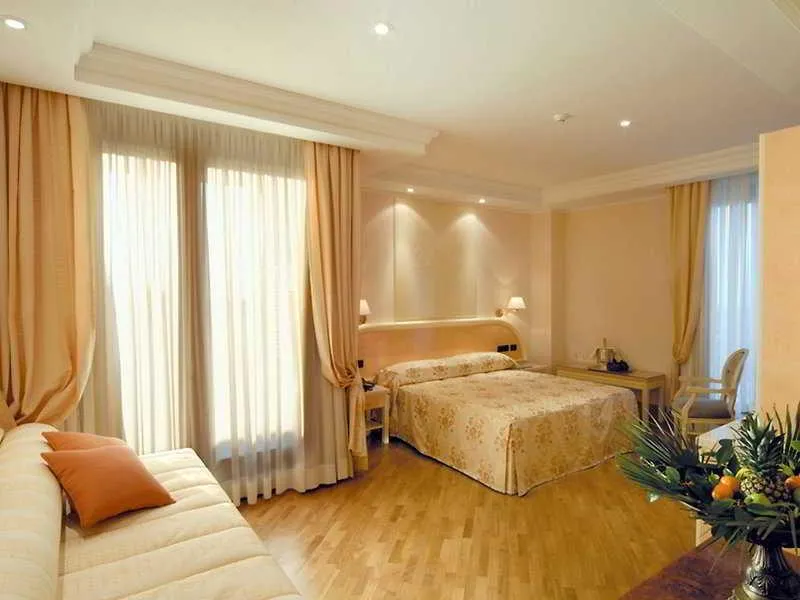 TRIPLE STANDARD Room, LH Hotel Domus Caesari, Rome