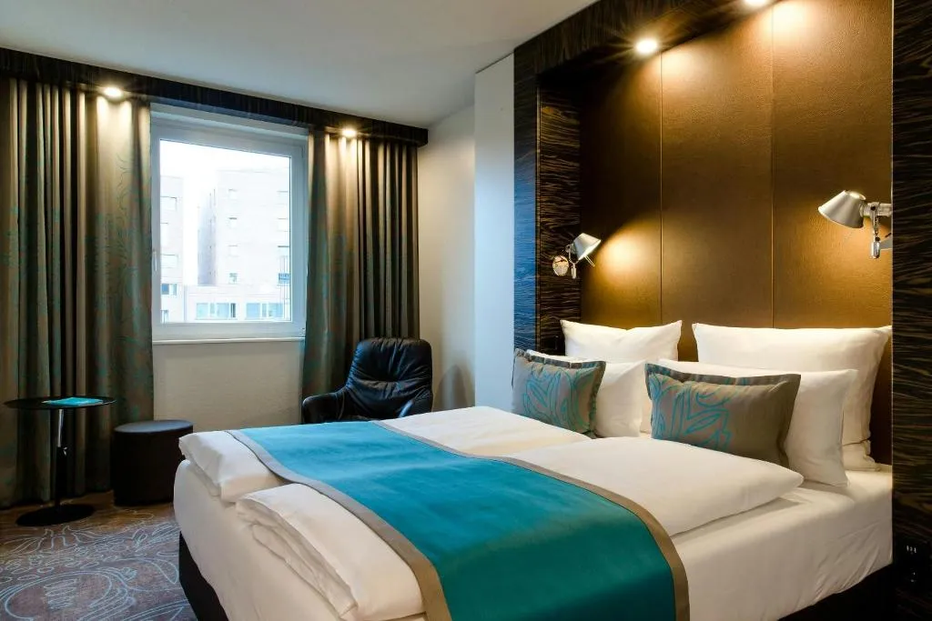 DOUBLE STANDARD Room, Motel One Berlin-Bellevue, Berlin