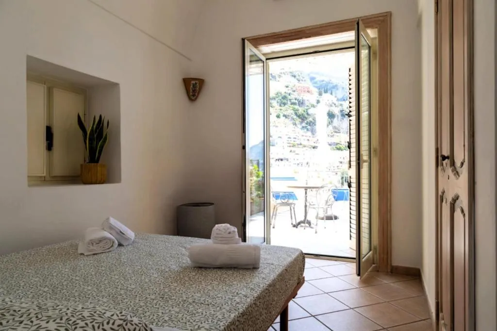 DOUBLE DELUXE Room, Hotiday Positano Sea View, Naples