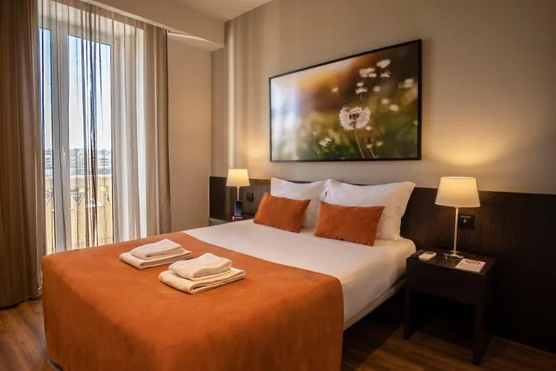 DOUBLE BASIC Room, Riversuites, Porto