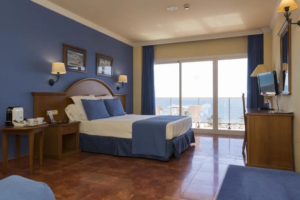 TRIPLE SUPERIOR Room, Isabel, Costa Del Sol