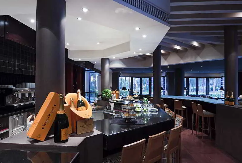 Bar, DoubleTree by Hilton Islantilla Beach Golf Resort, Costa De La Luz