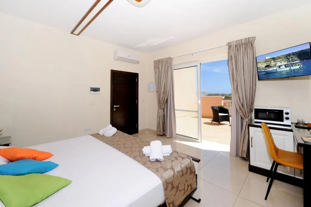 DOUBLE SUPERIOR WITH TERRACE Room, Mariblu Guesthouse, Gozo