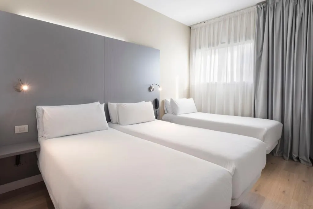 TRIPLE STANDARD Room, B&B HOTEL Barcelona Mollet, Barcelona
