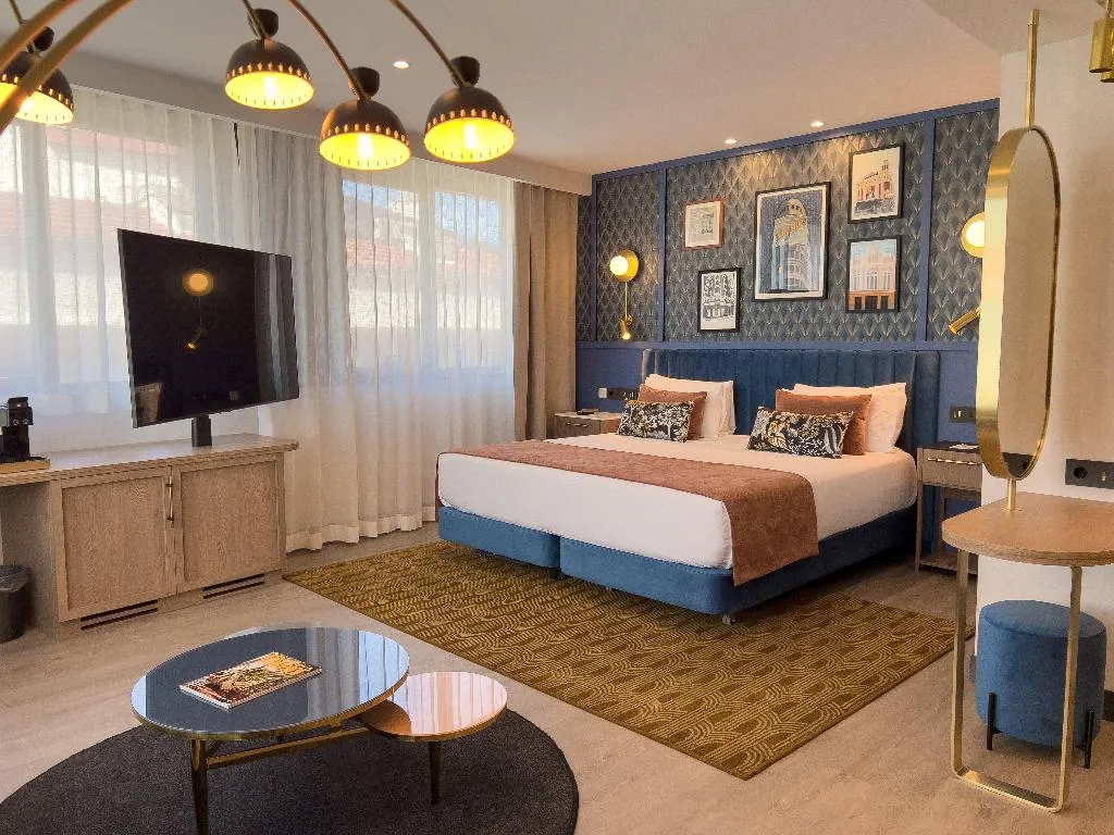 SUITE WITH VIEWS Room, Hotel Indigo Madrid - Gran Via, Madrid