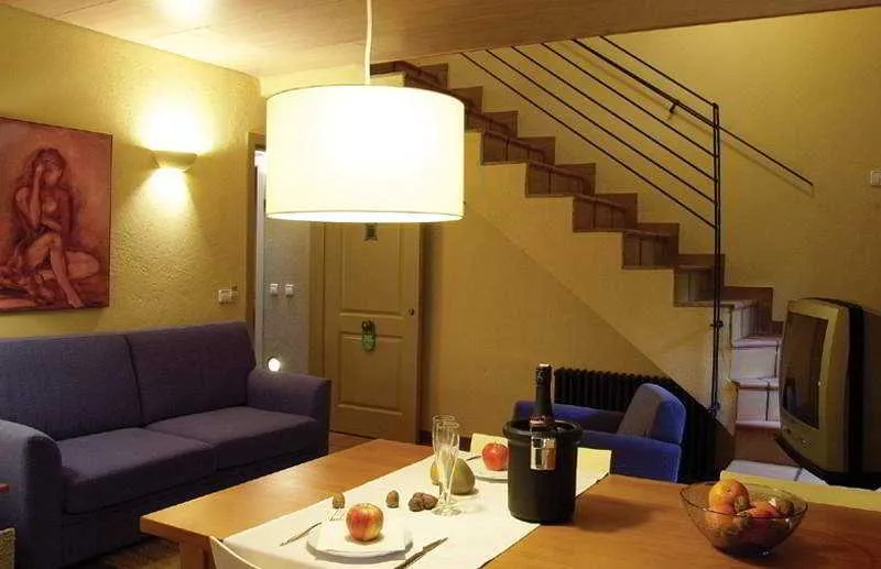 Room, Hap-Dreams, Costa Brava