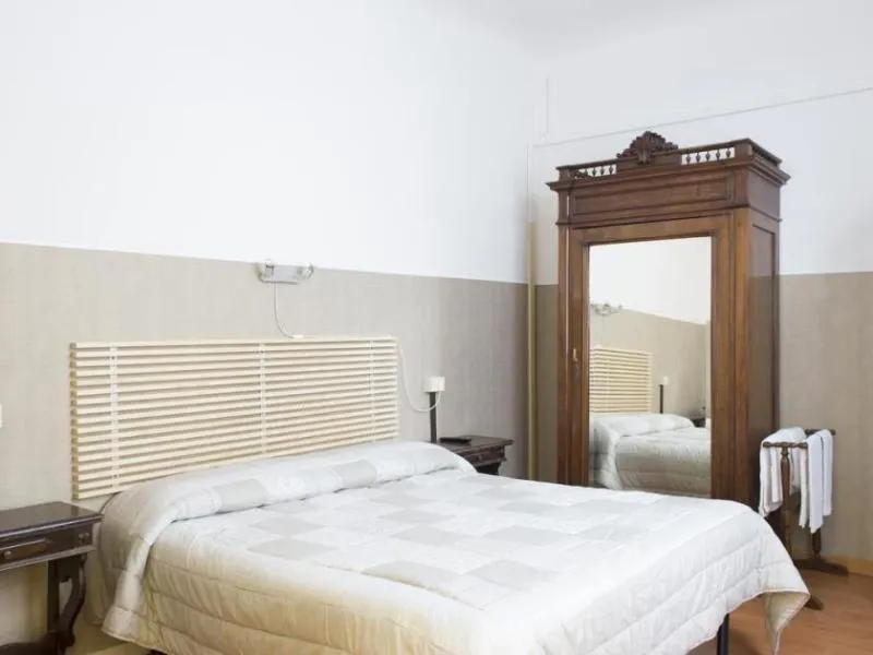 Room, Loggia Fiorentina, Florence