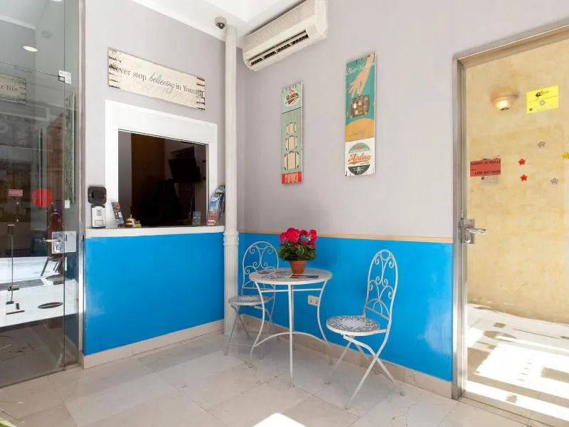 Lobby, Hostal Montaloya, Madrid