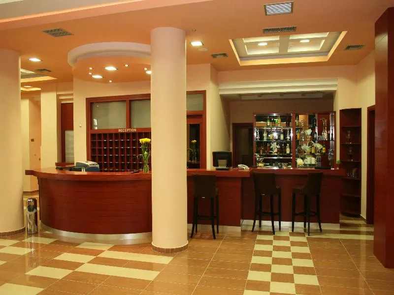 Lobby, Perinthos, Halkidiki