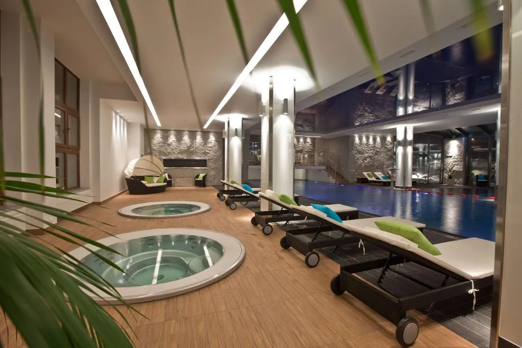 Pool, Rezydencja Nosalowy Dwór, Krakow