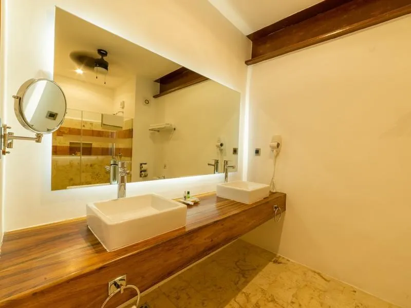 DOUBLE EXECUTIVE KING BED Room, El Meson del Marques, Cancun Area